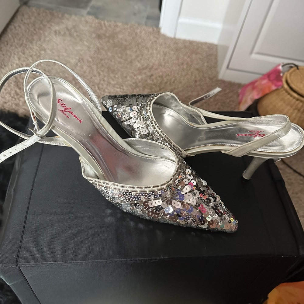 Silver sequin shoes 2 1/2 heel.